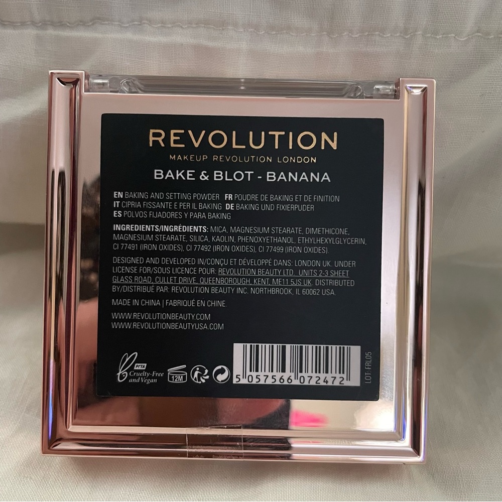 Revolution Bake & Blot - Picture 2 of 3